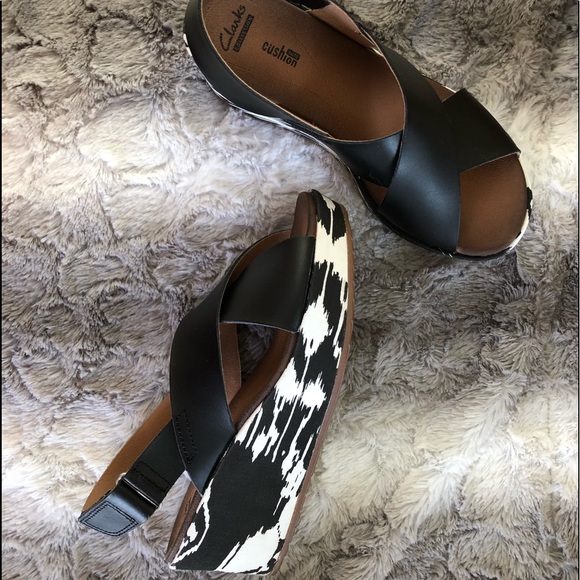 Clarks Shoes - 🔥FINAL PRICE NWOT Clarks Strappy Wedges, SZ 7.5